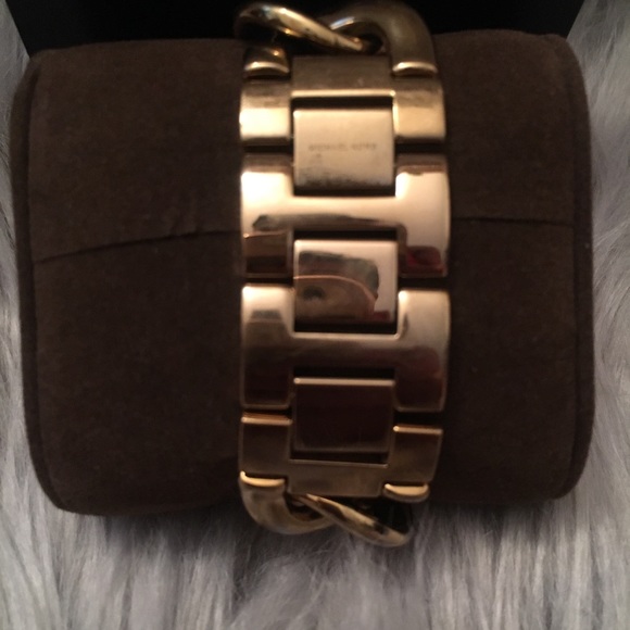 Authentic Michael Kors Watch (Gold)